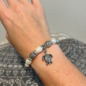 Real freshwater pearl and silver beaded handmade bracelet with sea turtle charm